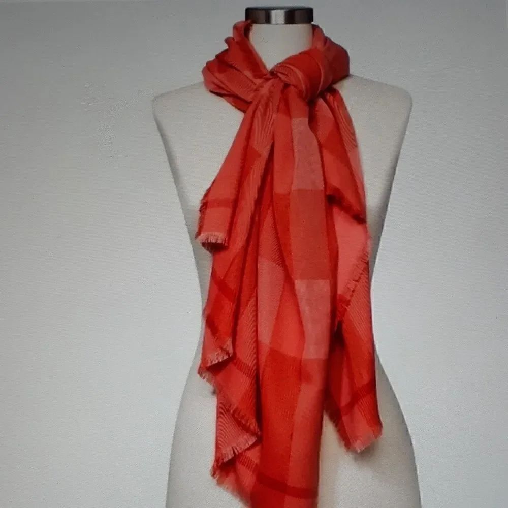 New Universal Thread Wrap 60×40" Women's New In Package‎
